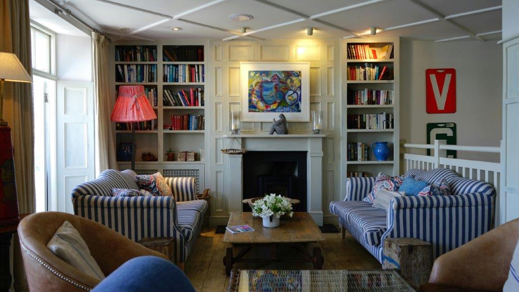 Homes & Interiors Along the Thames